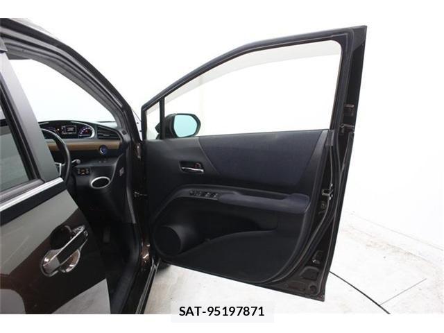 Toyota SIENTA 2016-10 6912750-29