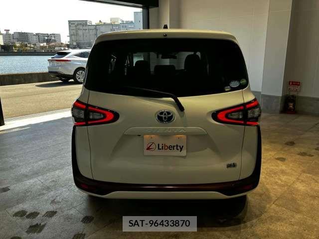 Toyota SIENTA 2018-03 6912729-10