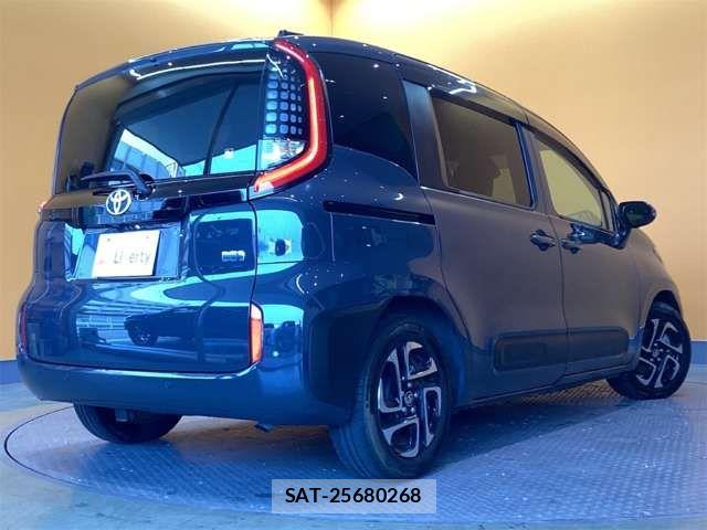 Toyota SIENTA 2024-01 6912710-11