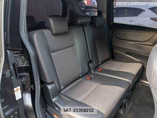 Toyota SIENTA 2017-12 6912748-10