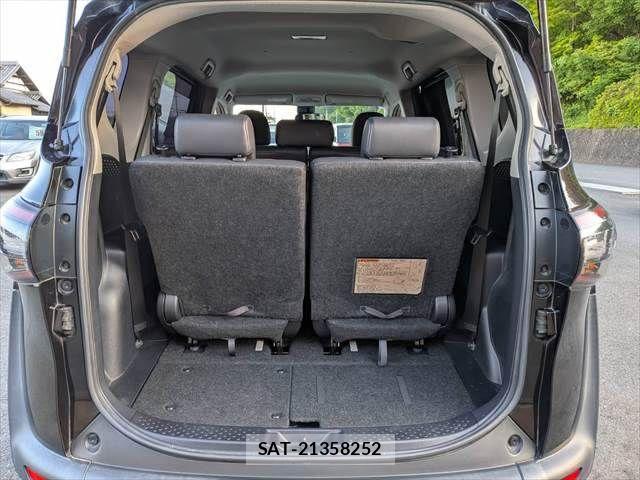 Toyota SIENTA 2017-12 6912748-12