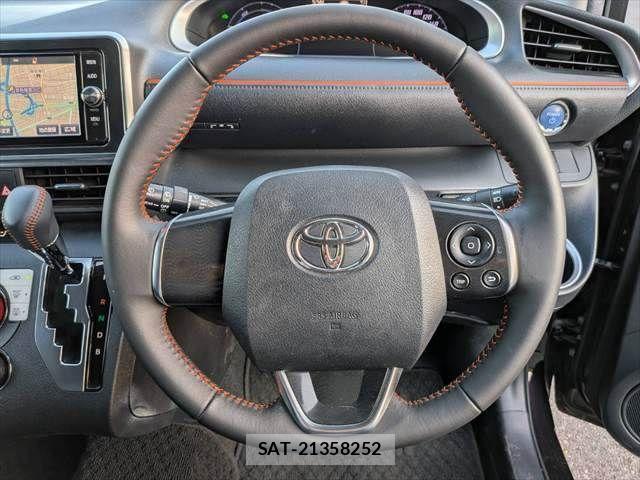 Toyota SIENTA 2017-12 6912748-13