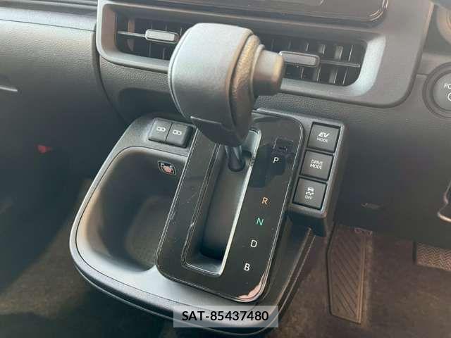 Toyota SIENTA 2025-07 6912717-4