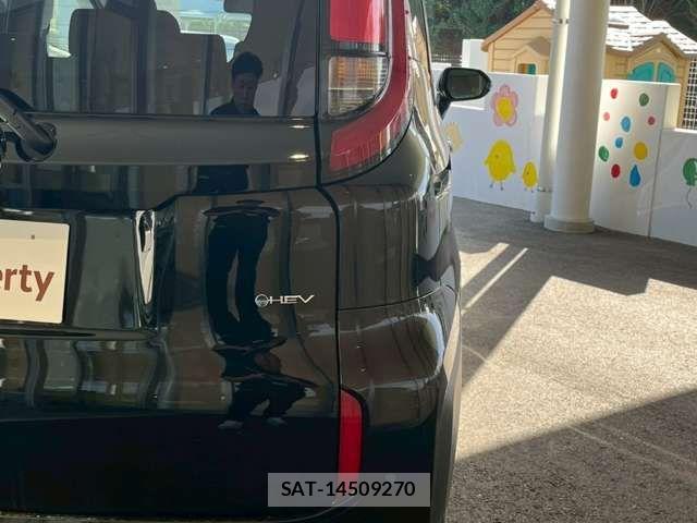 Toyota SIENTA 2025-06 6912718-17