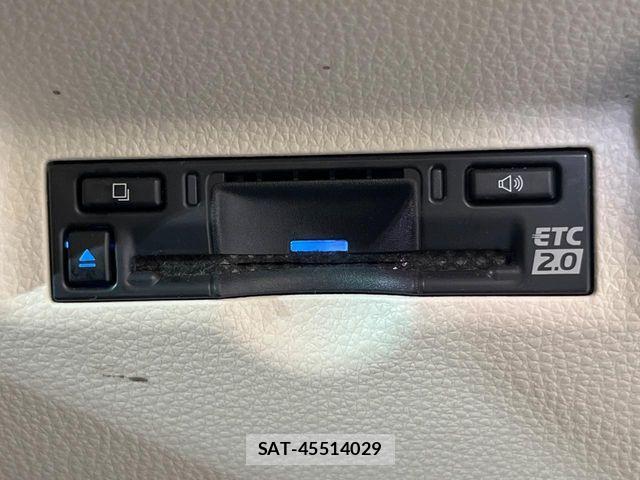 Toyota SIENTA 2023-09 6998282-6
