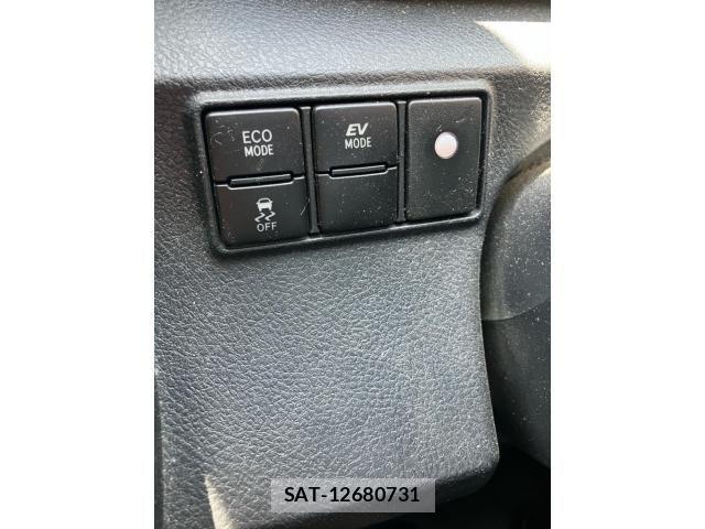 Toyota SIENTA 2018-09 6998308-12
