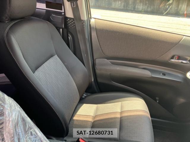 Toyota SIENTA 2018-09 6998308-14