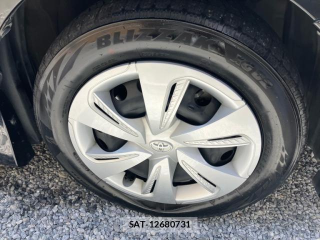 Toyota SIENTA 2018-09 6998308-3