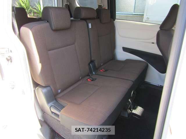 Toyota SIENTA 2017-05 6998305-14