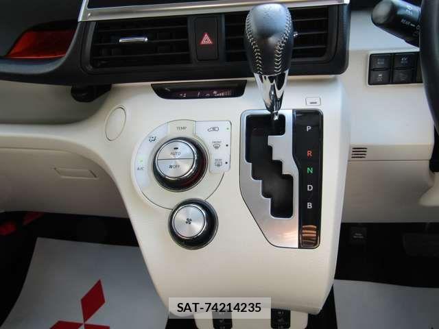 Toyota SIENTA 2017-05 6998305-16