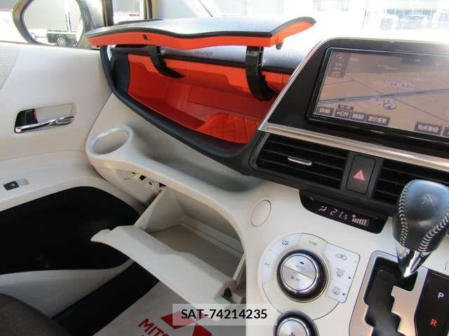 Toyota SIENTA 2017-05 6998305-18