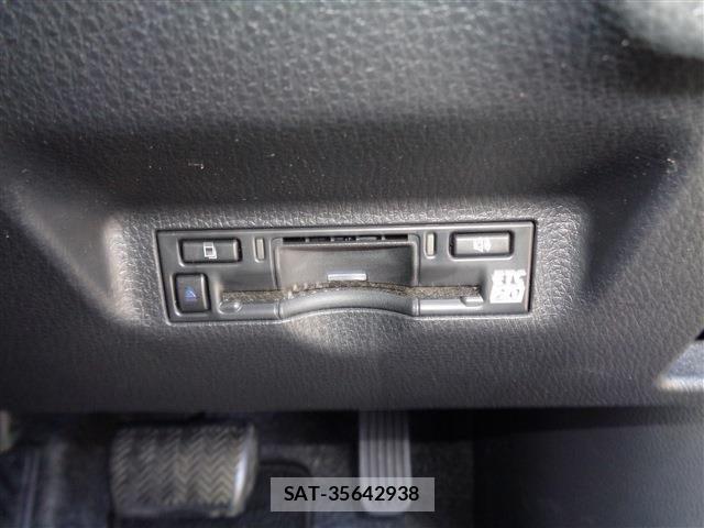Toyota SIENTA 2023-05 6998290-28
