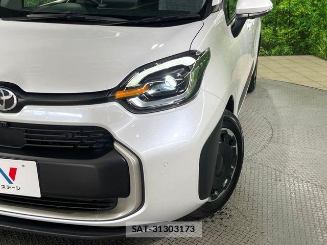 Toyota SIENTA 2024-09 7021603-12