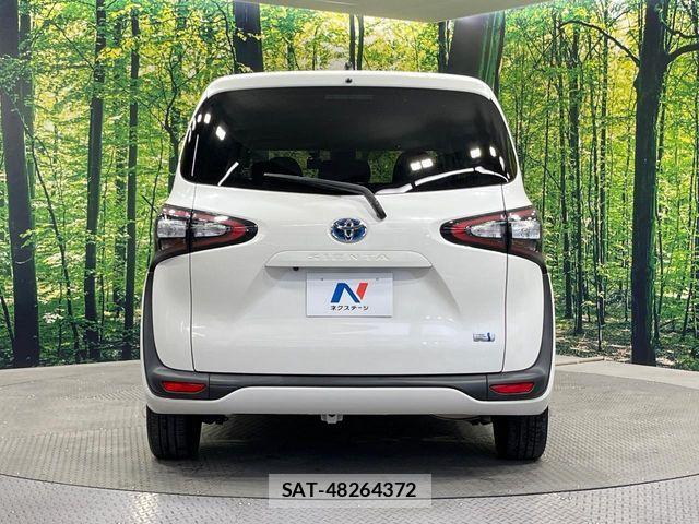 Toyota SIENTA 2017-04 7021605-15