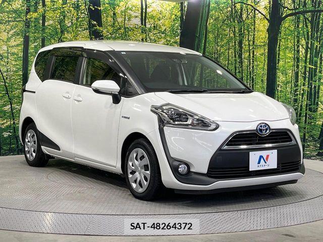 Toyota SIENTA 2017-04 7021605-16