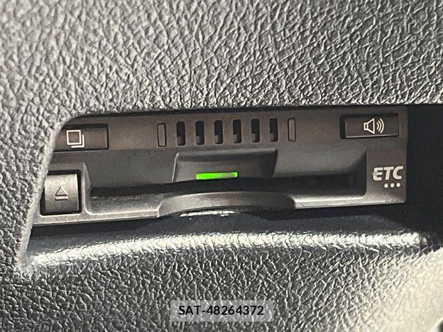Toyota SIENTA 2017-04 7021605-6