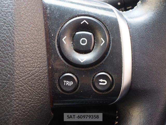 Toyota SIENTA 2016-11 7060740-11
