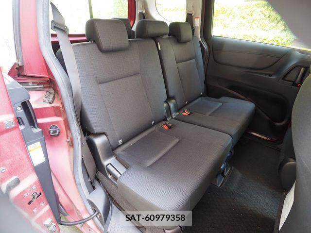 Toyota SIENTA 2016-11 7060740-15