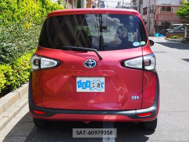 Toyota SIENTA 2016-11 7060740-23