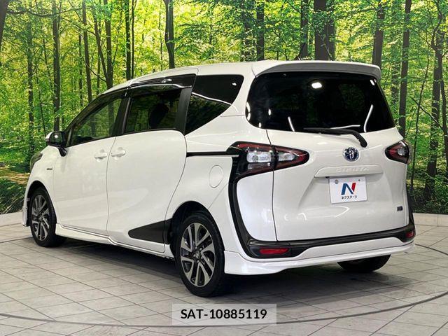 Toyota SIENTA 2015-10 7060736-17