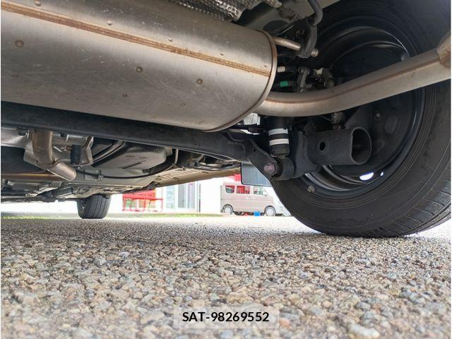 Toyota SIENTA 2022-09 7060731-11