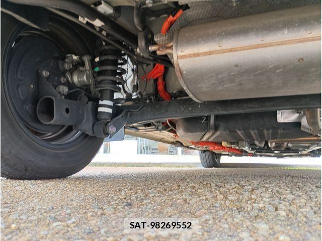 Toyota SIENTA 2022-09 7060731-12