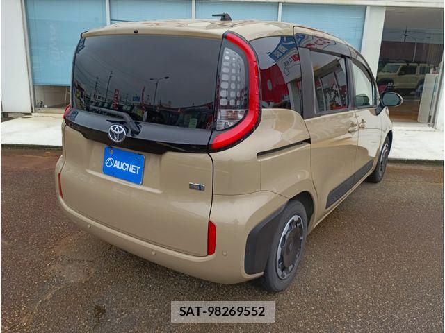 Toyota SIENTA 2022-09 7060731-1