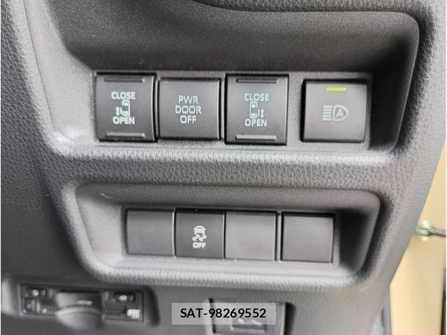 Toyota SIENTA 2022-09 7060731-7