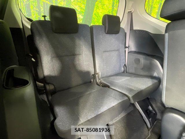 Toyota SIENTA 2015-10 7060738-9