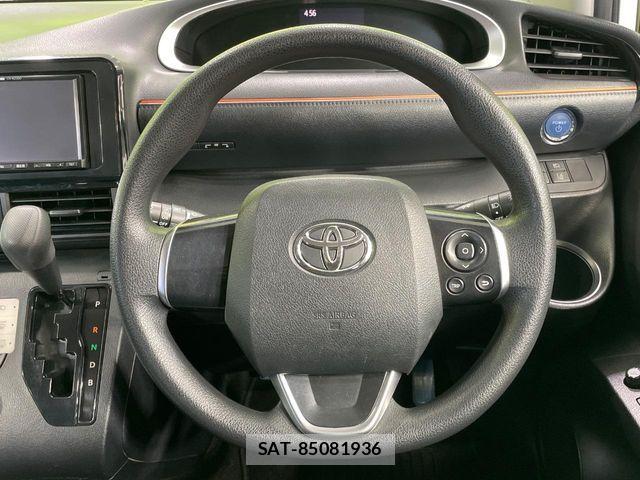 Toyota SIENTA 2015-10 7060738-11