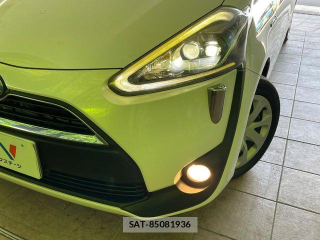 Toyota SIENTA 2015-10 7060738-13