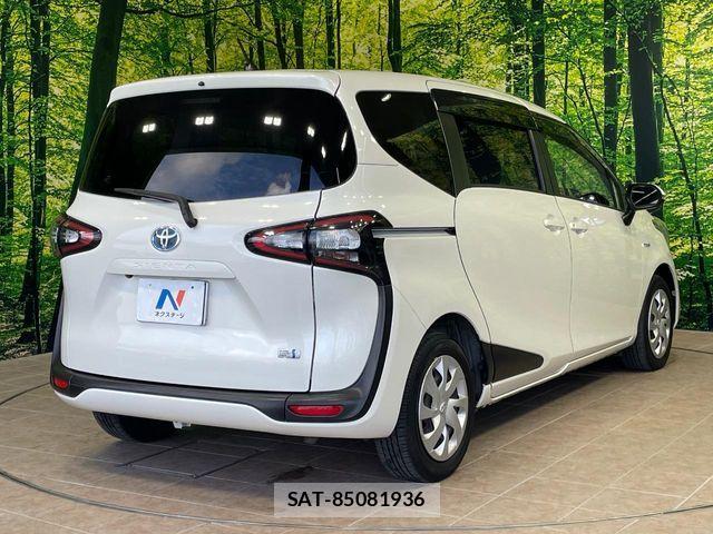Toyota SIENTA 2015-10 7060738-17