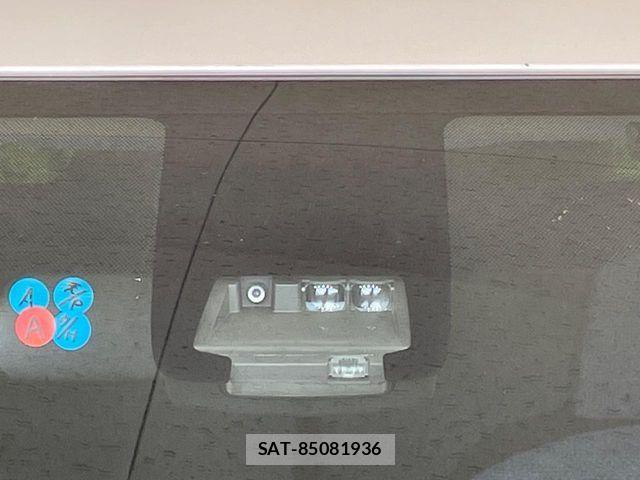 Toyota SIENTA 2015-10 7060738-5