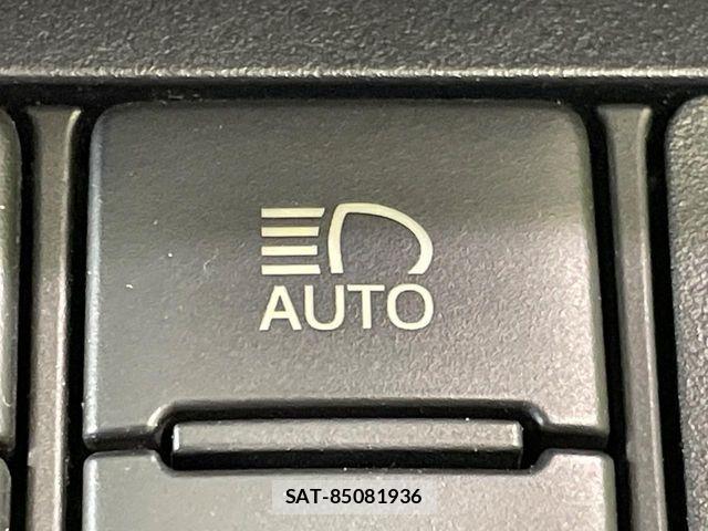 Toyota SIENTA 2015-10 7060738-6