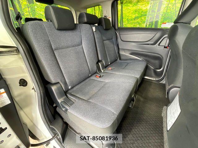 Toyota SIENTA 2015-10 7060738-8