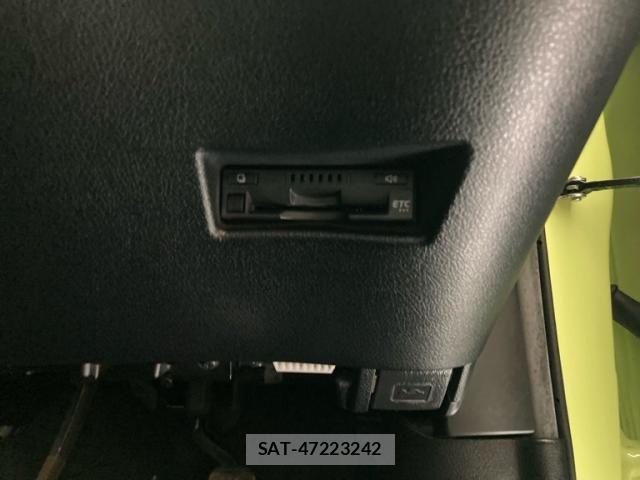 Toyota SIENTA 2021-02 7060732-17