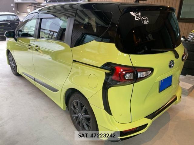 Toyota SIENTA 2021-02 7060732-3