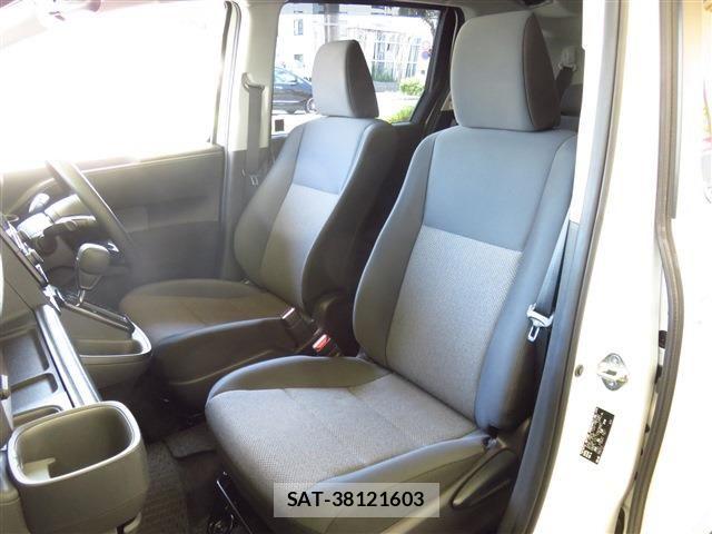 Toyota SIENTA 2023-05 7060729-11