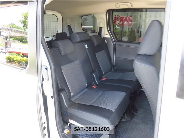 Toyota SIENTA 2023-05 7060729-14