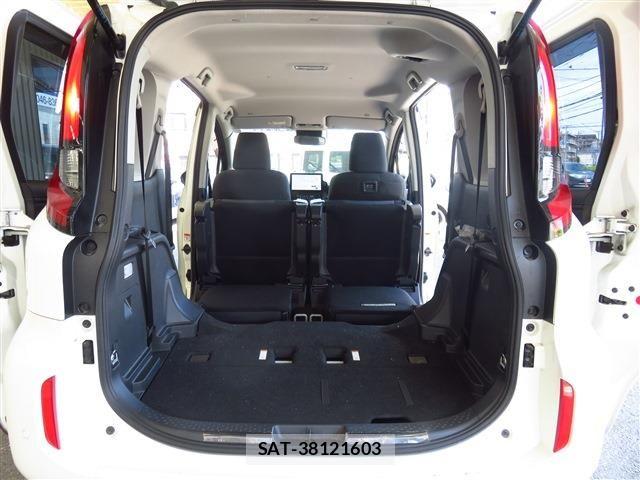Toyota SIENTA 2023-05 7060729-16