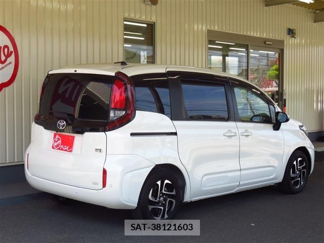 Toyota SIENTA 2023-05 7060729-3