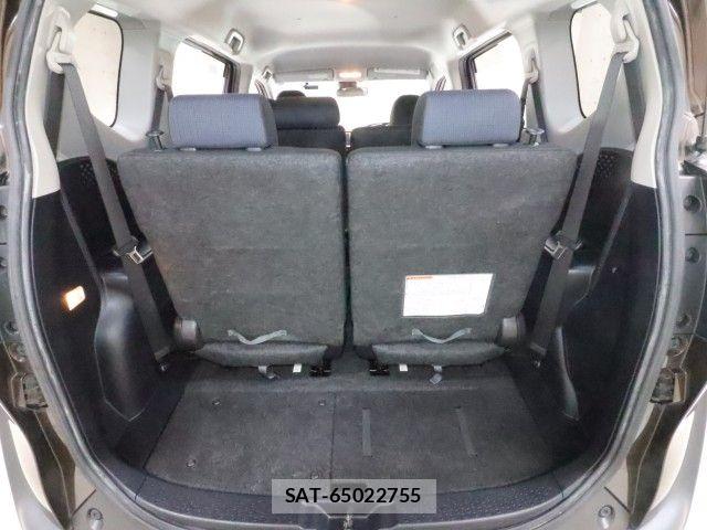 Toyota SIENTA 2016-11 7225058-9