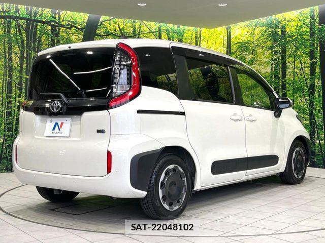 Toyota SIENTA 2023-12 7225109-16