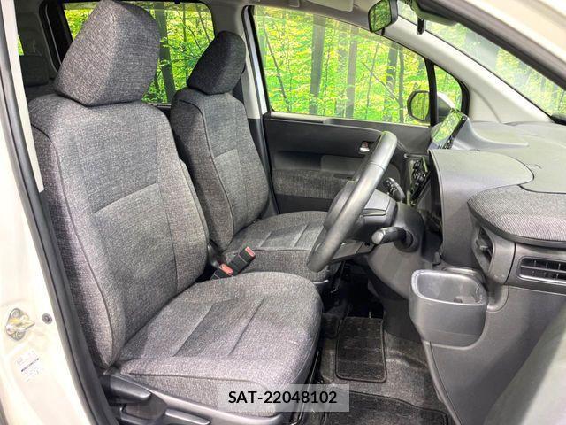 Toyota SIENTA 2023-12 7225109-7