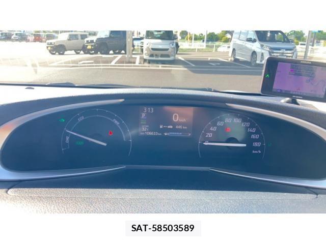 Toyota SIENTA 2015-11 7225039-11