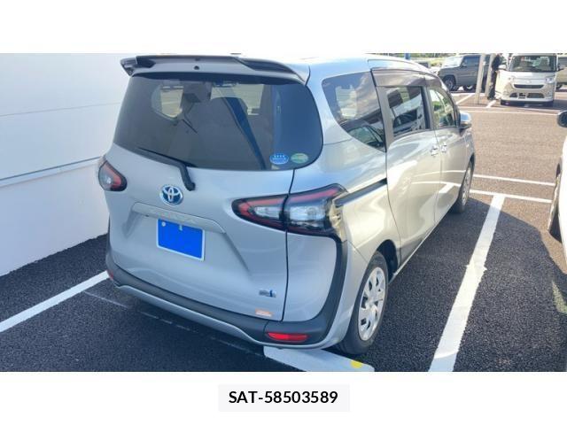 Toyota SIENTA 2015-11 7225039-2