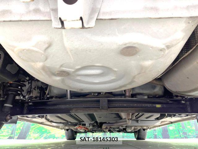 Toyota SIENTA 2018-02 7225068-18