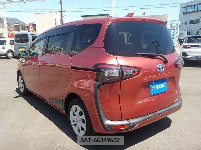 Toyota SIENTA 2015-10 7225037-6