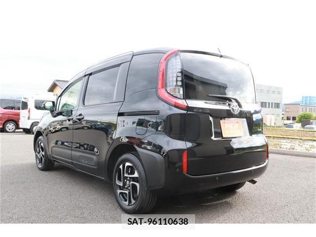 Toyota SIENTA 2024-08 7225121-19