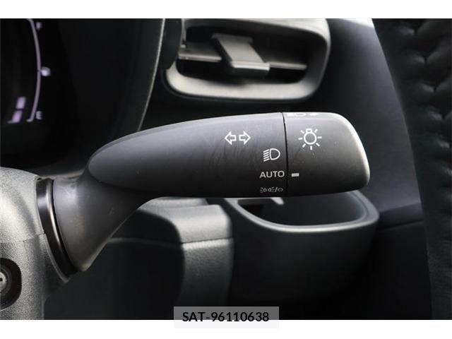 Toyota SIENTA 2024-08 7225121-25